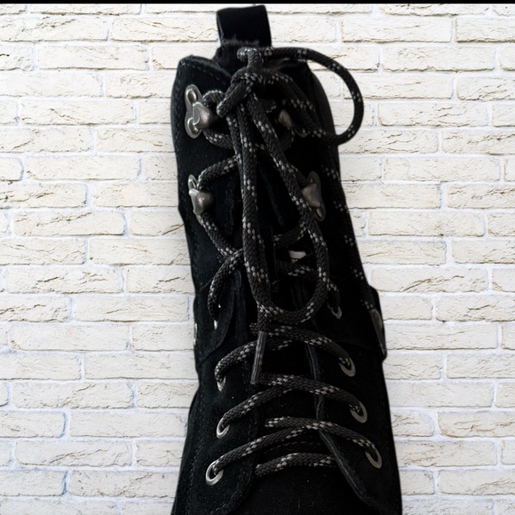 NWT Bearpaw RETRO ALICIA Women's Platform Boots with Rainbow Soles - Size 9 - Picture 4 of 10